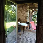 Aile De La Maison De Chouliou * Balagueres