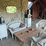 Aile De La Maison De Chouliou *