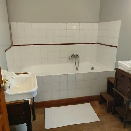 Aile De La Maison De Chouliou Balagueres