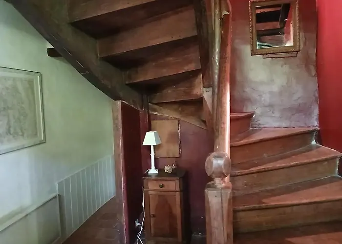 Aile De La Maison De Chouliou Balagueres